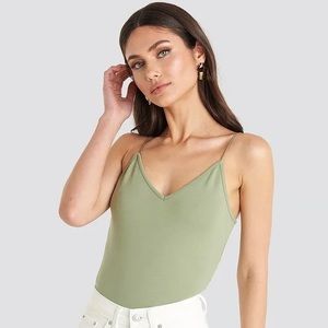 NA-KD Spaghetti Strap Crop Tank